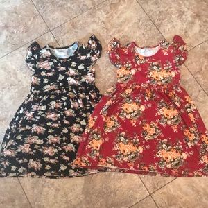 2 Little Girls Soft shortsleeved dresses
